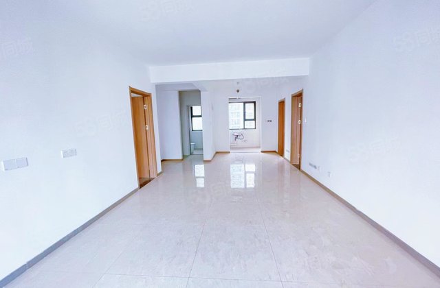 新一中，培文旁，民生凤凰城十六号院  三室带车位储藏室