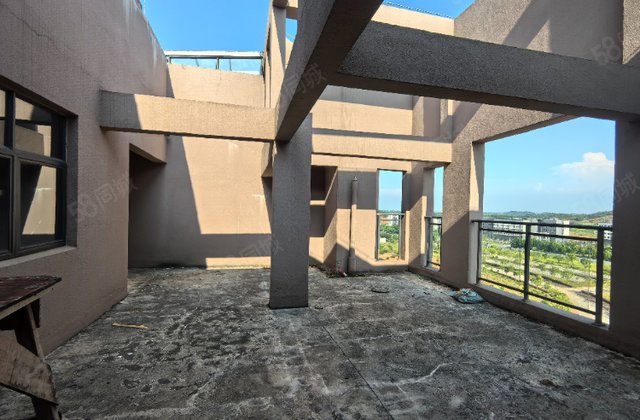 财大雅苑4室2厅174.41㎡45万二手房图片