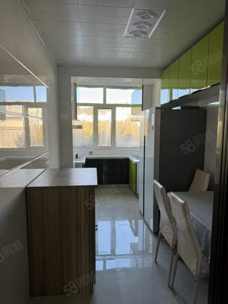 红旗建工一号楼2室1厅1卫80㎡南北23万