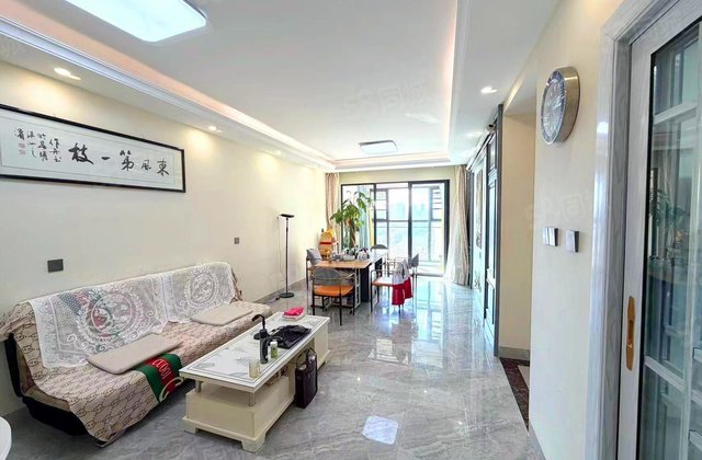 蓝光林肯公园一期(悦山苑)3室2厅101㎡98万二手房图片