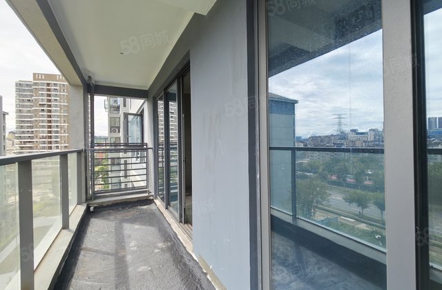 融创宏泰学府壹号3室2厅141㎡108万二手房图片