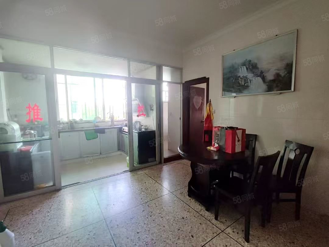 西荣路小区3室2厅2卫126㎡南北39.8万