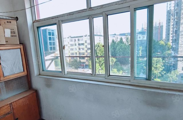中间好楼层 居住密度低 刚需小三居 产权清晰 南北通透