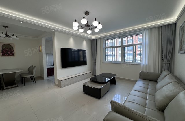 急售水岸新城五期，步梯一楼带地上车库，带全新家具家电，价可谈