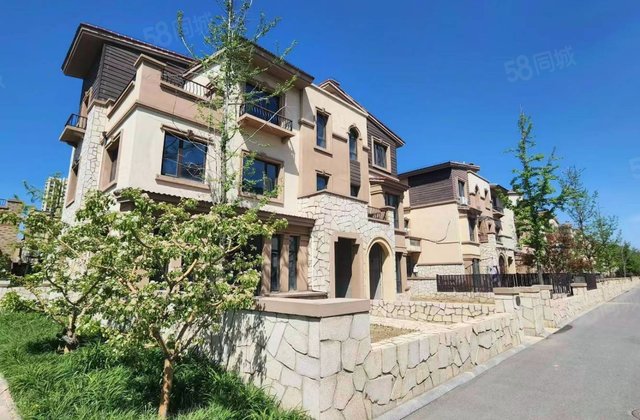 西京都高尔夫别墅5室2厅240㎡107万二手房图片