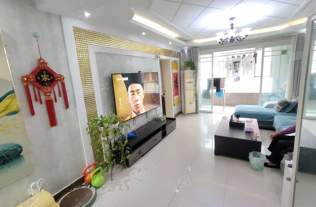 星光水晶城(西区) 出行方便  精装修 多层二楼 地暖房
