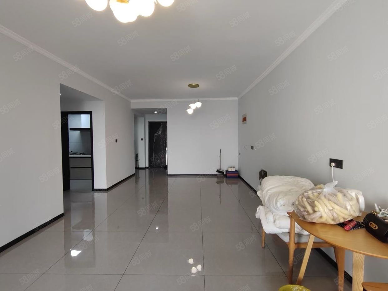 紫苑花园3室1厅1卫106.24㎡南36万