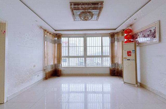 水岸新城，带车库，标准三室，房东急售