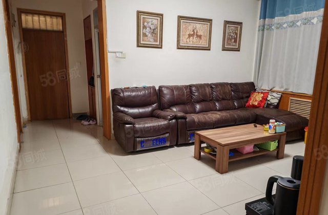 市经委家属院 三室朝阳 免大税 停车方便 停车方便