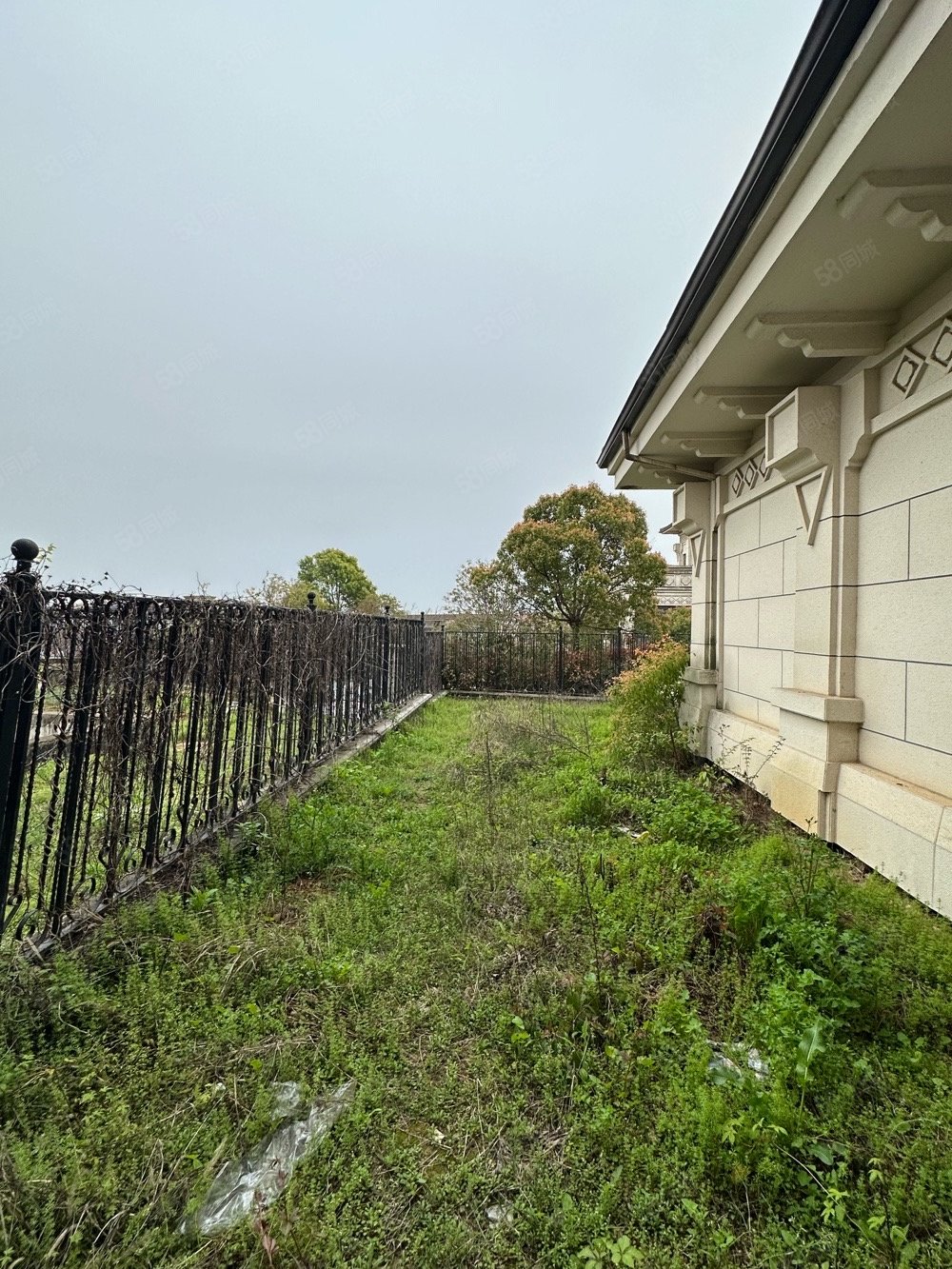 城泰凡尔赛宫(别墅)7室3厅4卫297㎡南北666万