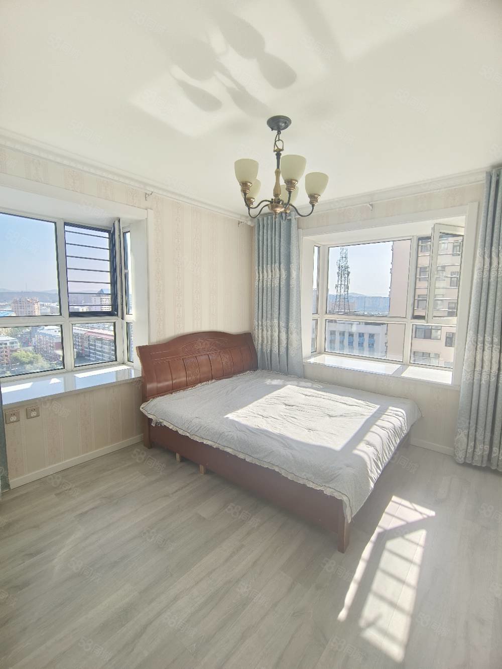 新天地小区3室2厅2卫110㎡南北69.8万