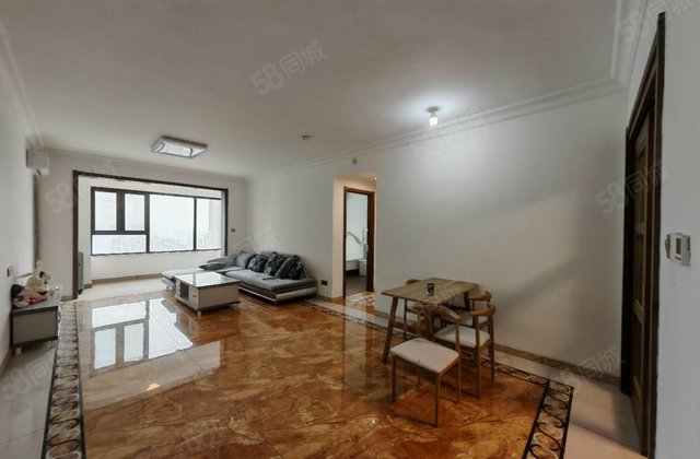 徒骇河观景房，单价八千多，三室两厅两卫，免大税，中层