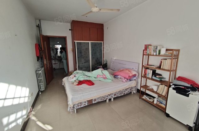 急售，多层二楼，停车方便，老文轩，外国语南北通透看房方便