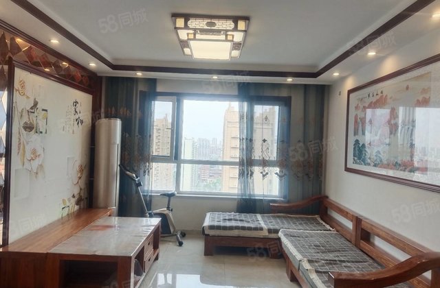 亿丰旁 水晶丽城商品房 精装修三室东边户 带储藏室 随时