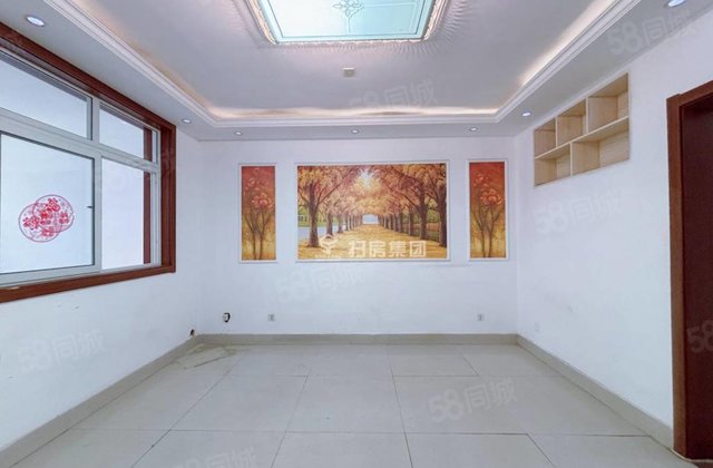 裕昌水岸新城  精装三房 多层一楼 费用低