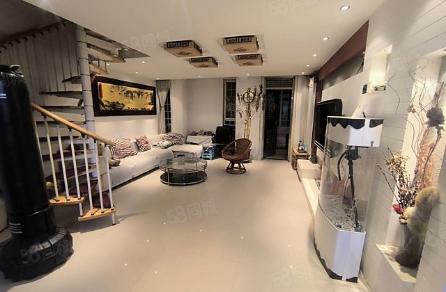 南北通透 4室2厅 简单装修 155平 居家自住 保养好