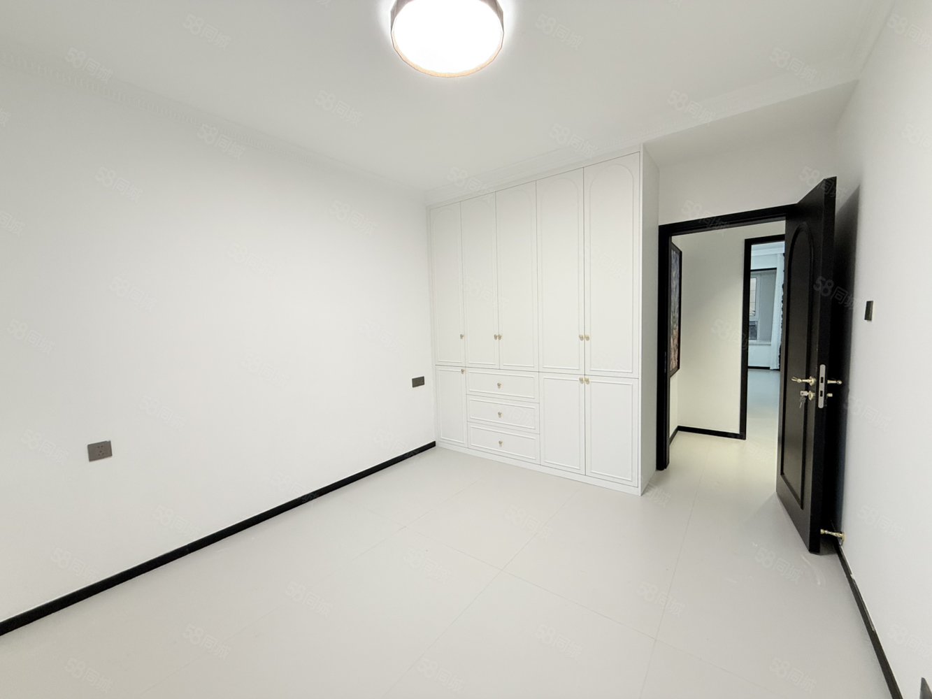 文豪世家3室2厅2卫166㎡南北108万