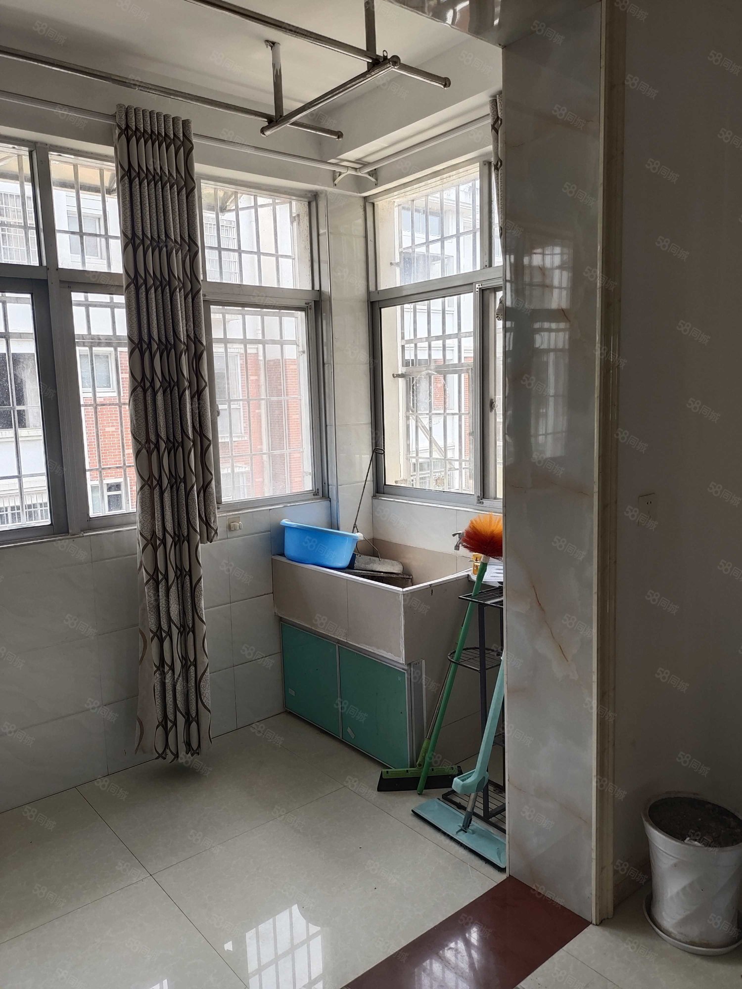 南郡佳园3室2厅2卫115㎡南北36万