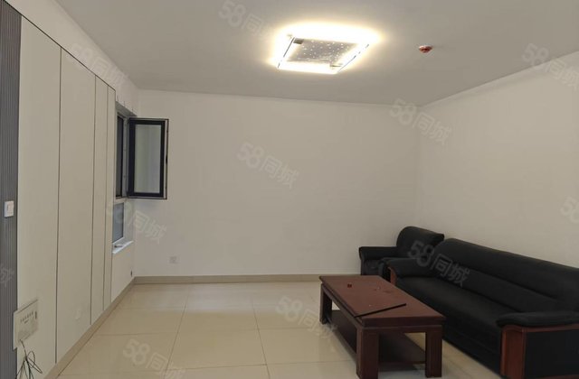 妇幼保健院对过，三室朝阳3室2厅2卫 新房有电梯