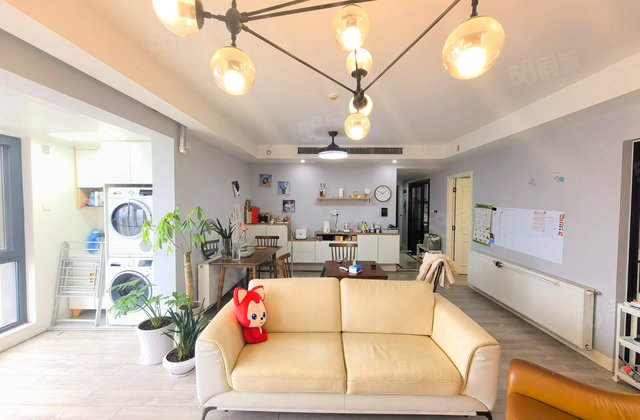 万科里金域国际(一二期)4室2厅140.4㎡270万二手房图片