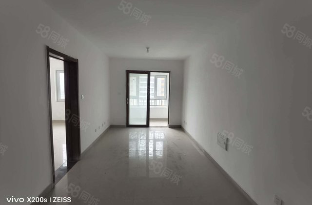 湖边 单价6000 一梯两户 南北通透 好楼层 看房方便