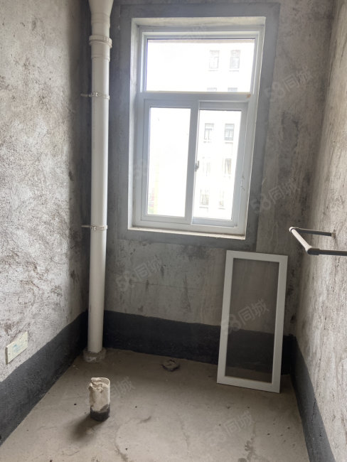 鼎鑫襄御园3室2厅2卫133㎡南北59万
