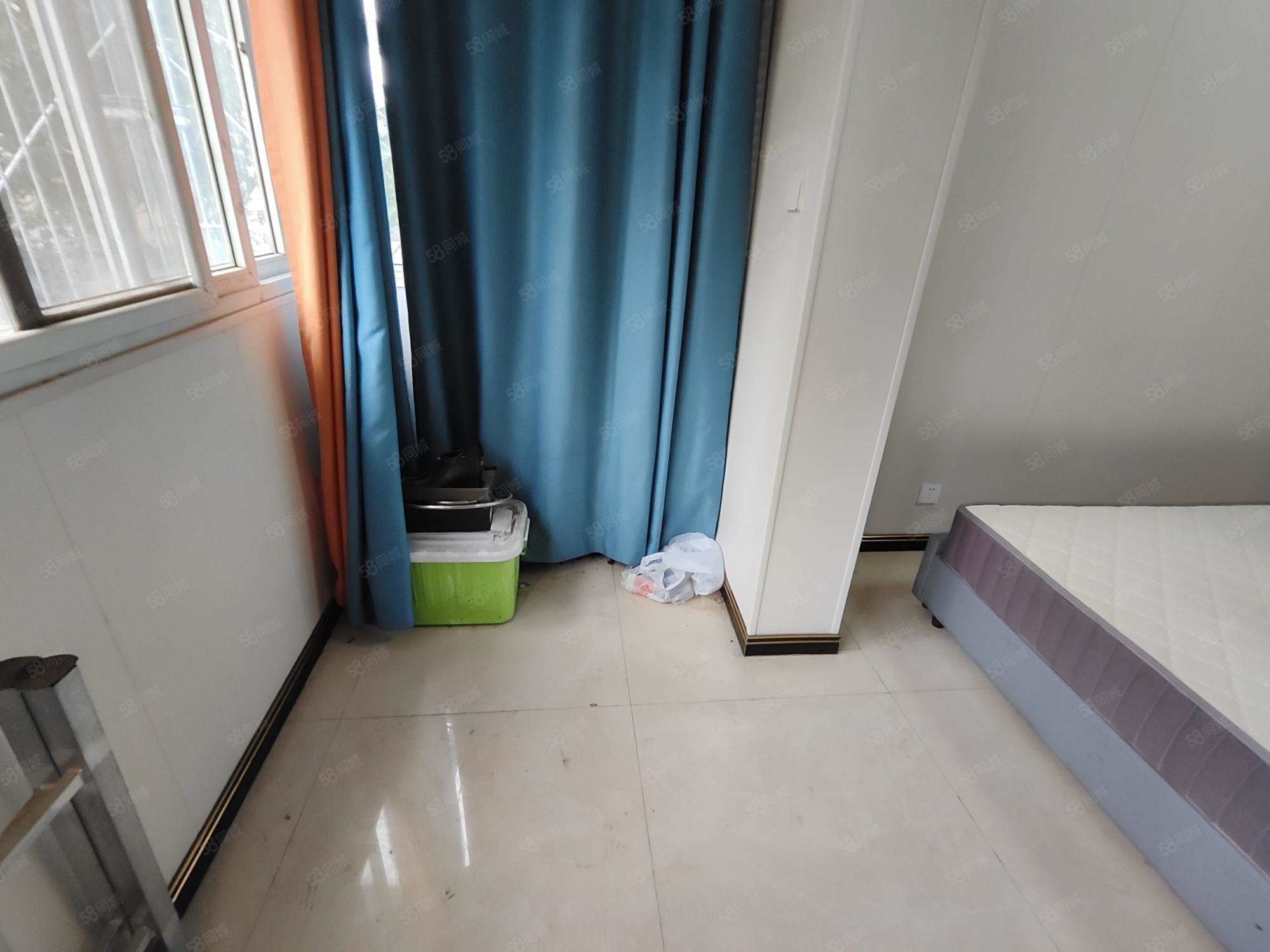 荣港花园2室2厅1卫89㎡南33.8万