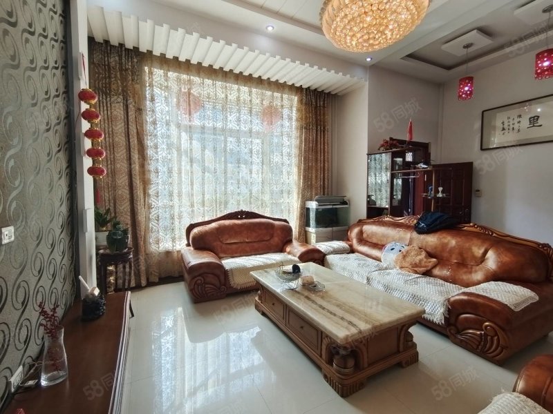 双龙新村(别墅)4室2厅3卫195㎡南北125万