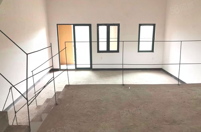 山外山6室3厅251㎡220万二手房图片