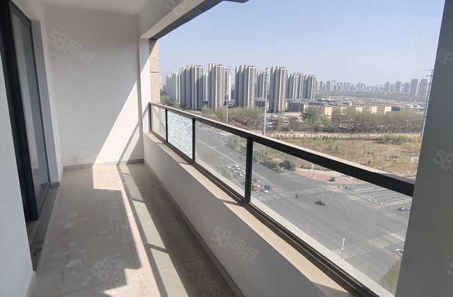 急售 理想城带储藏室车位独立证 新房未住走一手手续 没有大税