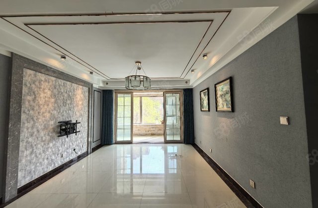 润景苑，新一中，外国语，民生  ，一校三馆。