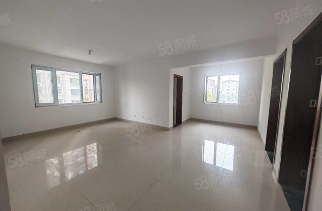 东边户，实验文轩，送储藏室，三室两厅，随时看房，急售。