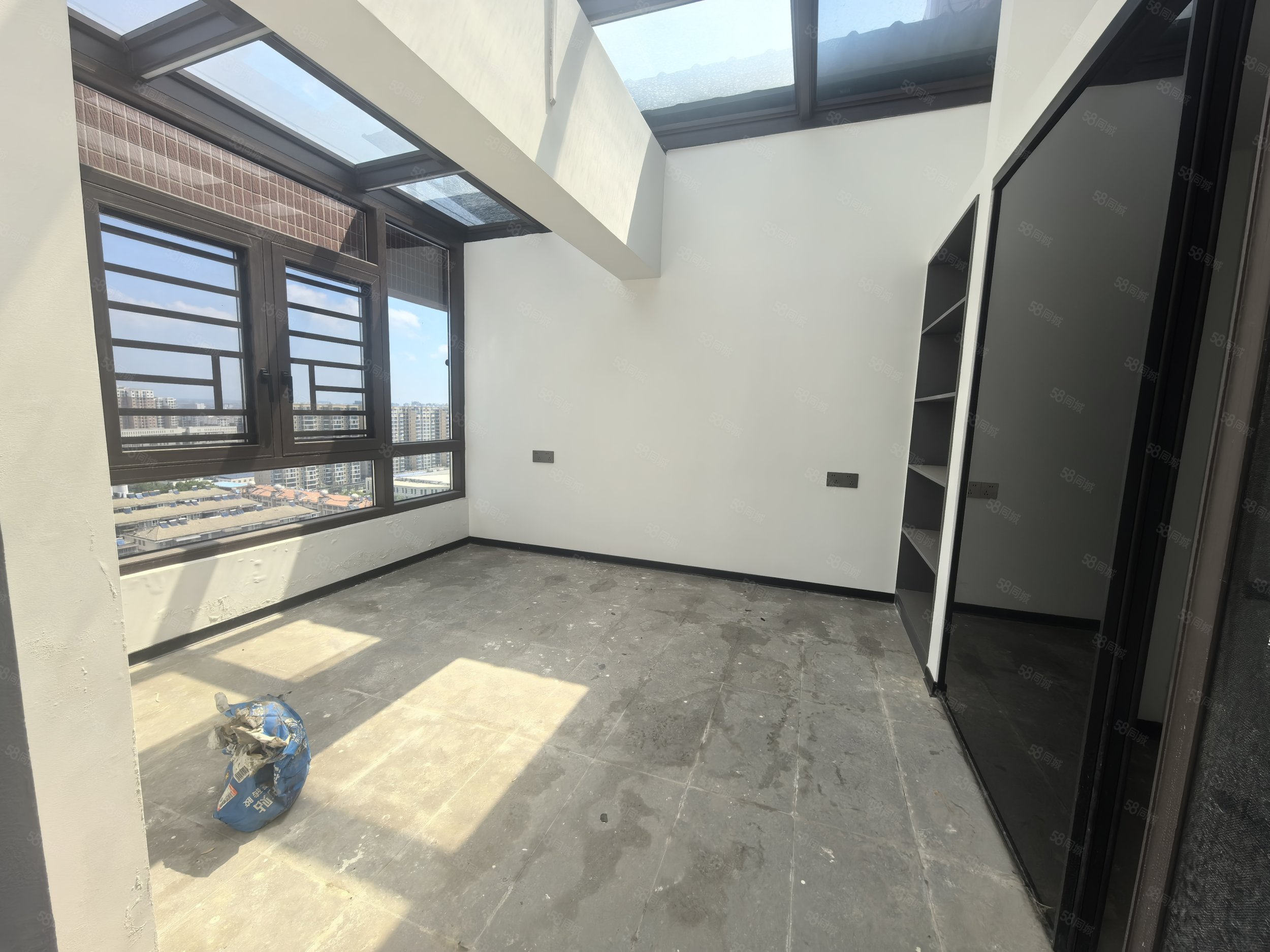 华隆公馆4室2厅2卫110㎡南北59万