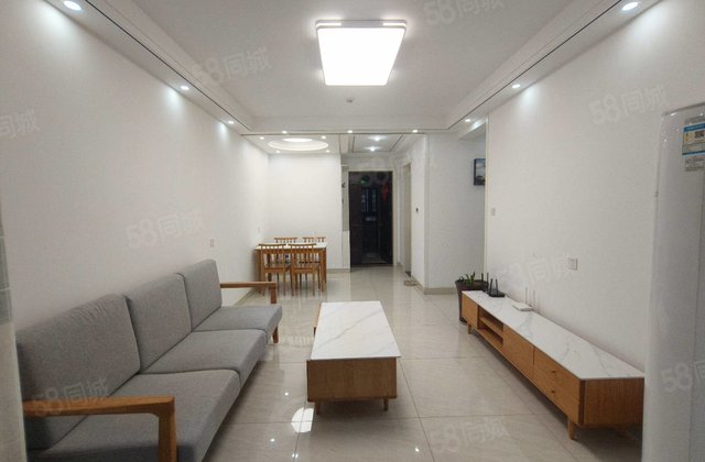 东昌甲第北 锦绣观邸 精装三室 带车储 无遮挡