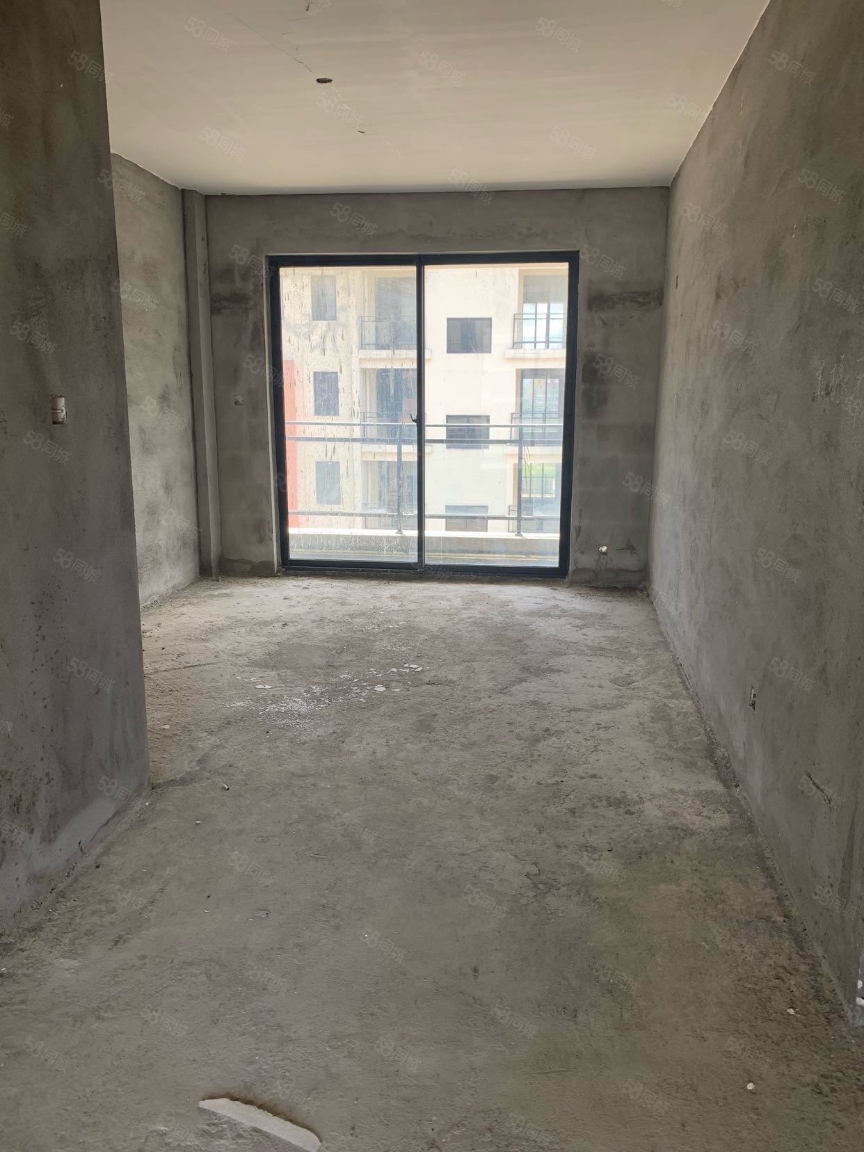 和贵花园2室2厅1卫85.88㎡南37万