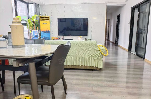 海德花苑4室1厅139.99㎡220万二手房图片