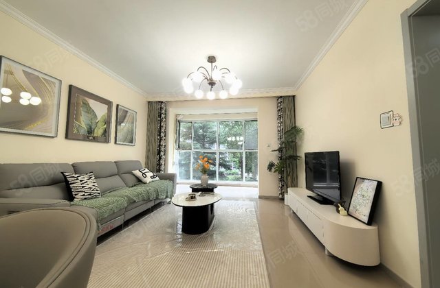 西湖馨苑c区2楼西边产，火车站，实验  ，郁光  。