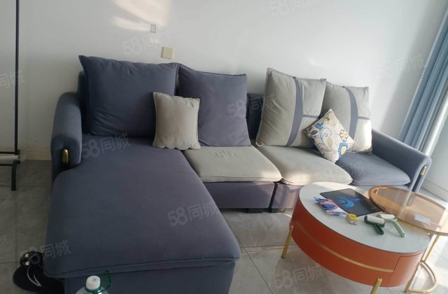 精装修 满二 电梯房 南北通透 90平 2室2厅 诚心出售