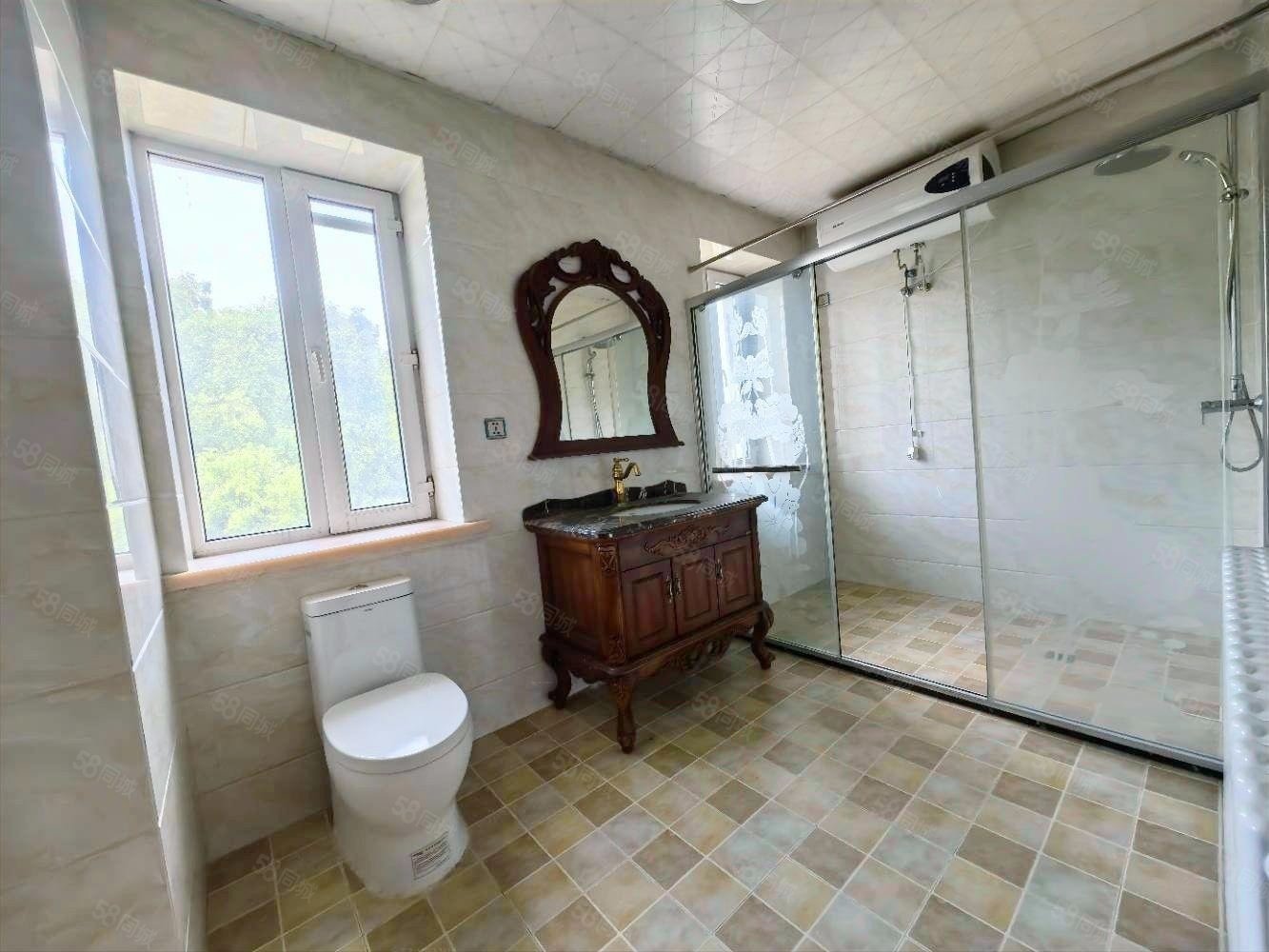 碧水莊園5室2廳5衛(wèi)344㎡南北1700萬