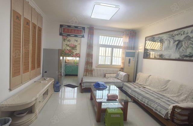 单价4千九,电梯房送车位送家具家电看房方便实验小,实验中附近