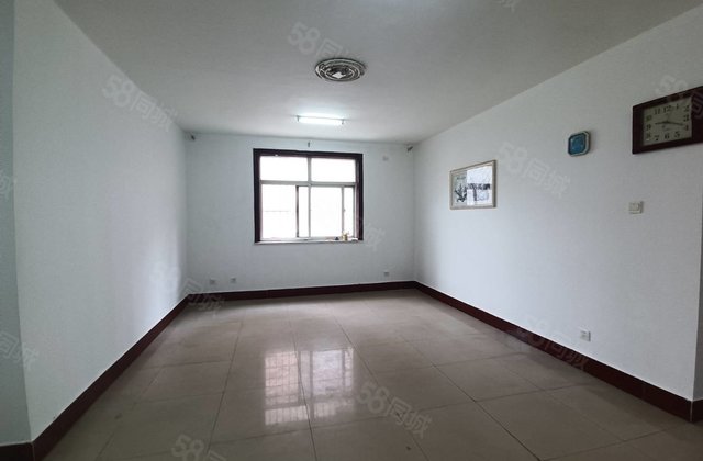 土城小区 多层边户三室两厅 戴储藏室 可按揭近奥森 孟达实验