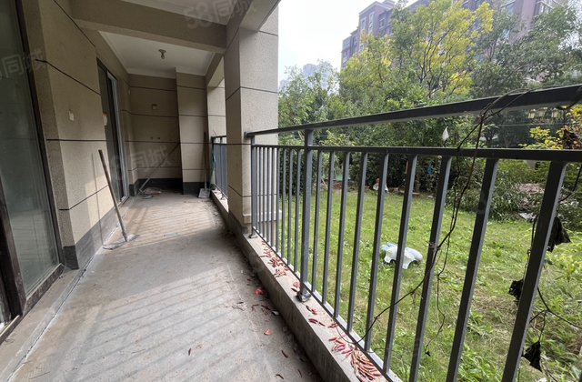 金大地时代公馆3室2厅2卫126㎡南北89万