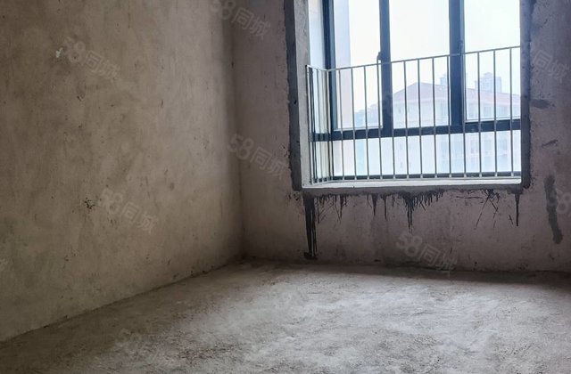 融创望江府4室2厅126.34㎡88.8万二手房图片