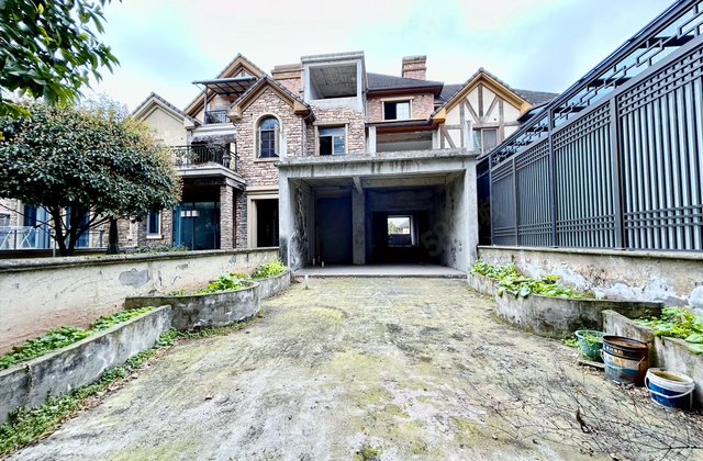 融创博爵堡6室2厅296.23㎡408万二手房图片