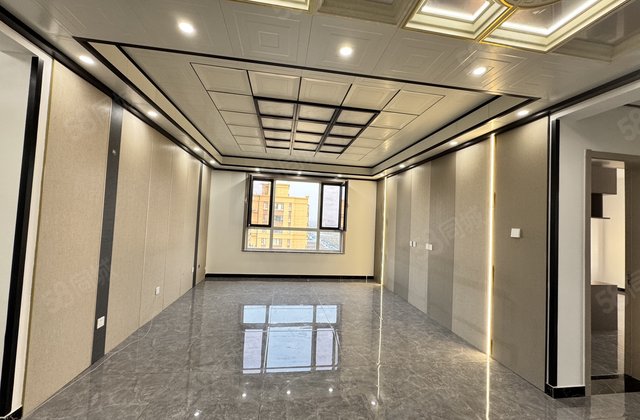 民生凤凰城 凤凰楼层 精装东边户 带车位储藏室 全明户型