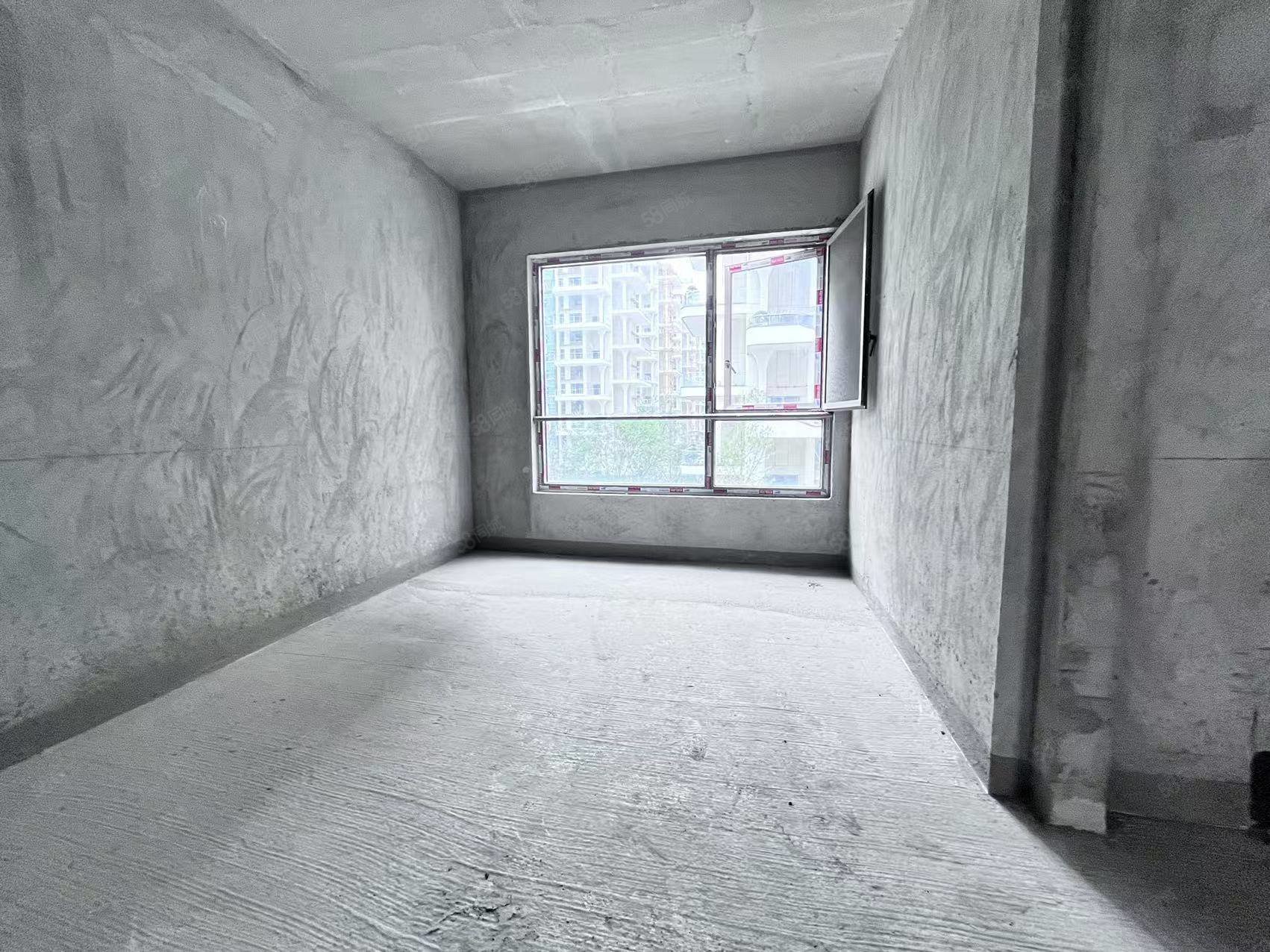 国瑞麓林府4室2厅3卫143㎡南北125万