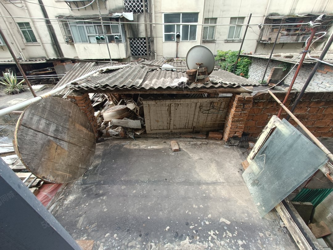 轮胎东村1室1厅1卫32㎡东9.9万