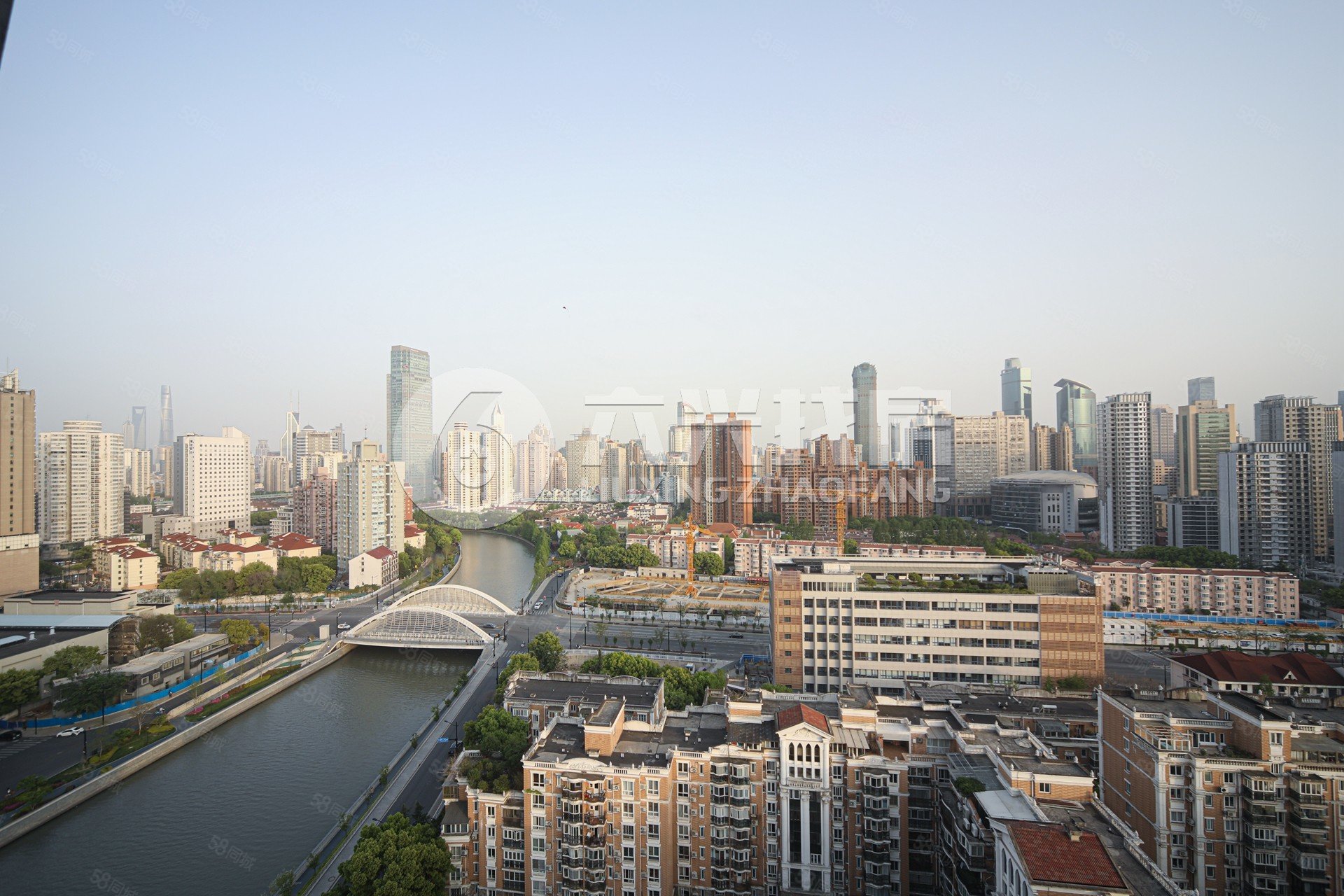 天鼎花园4室2厅2卫159.03㎡南1824万