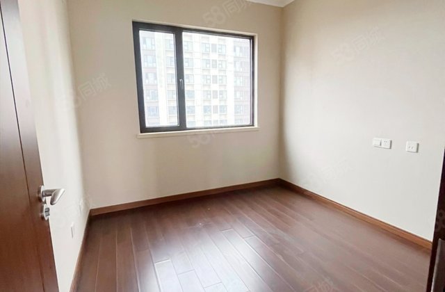 伴湖雅苑4室2厅128㎡103万二手房图片