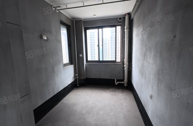 江东六区4室2厅140㎡133万二手房图片